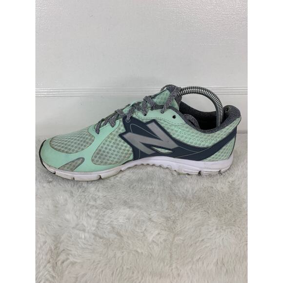 New Balance 630v5 Women’s Size 8 Mint Green Gray Running Walking Shoes - Picture 6 of 10